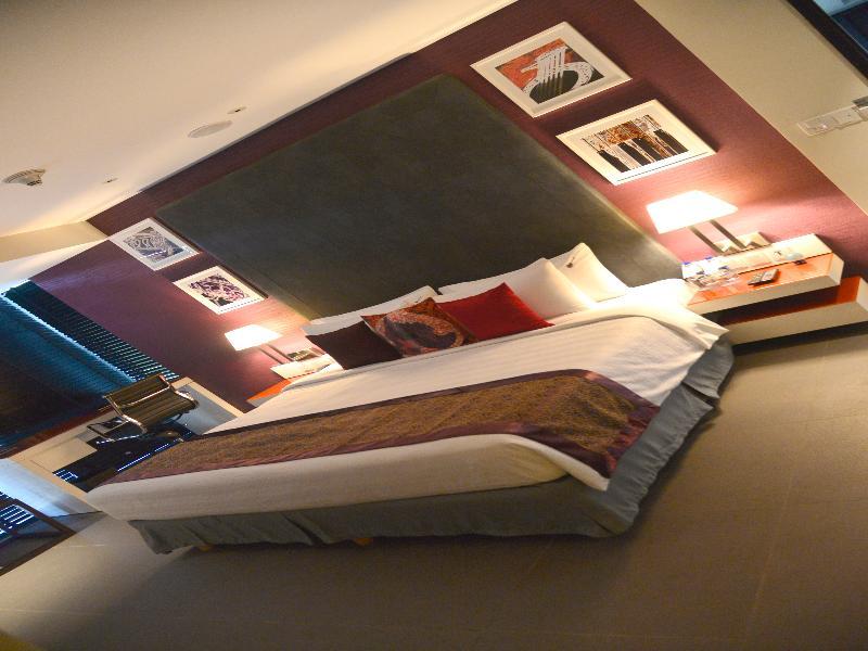 Hard Rock Hotel Goa Calangute Luaran gambar A bedroom at the hotel