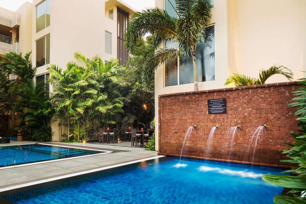 Hard Rock Hotel Goa Calangute Luaran gambar The swimming pool at the hotel