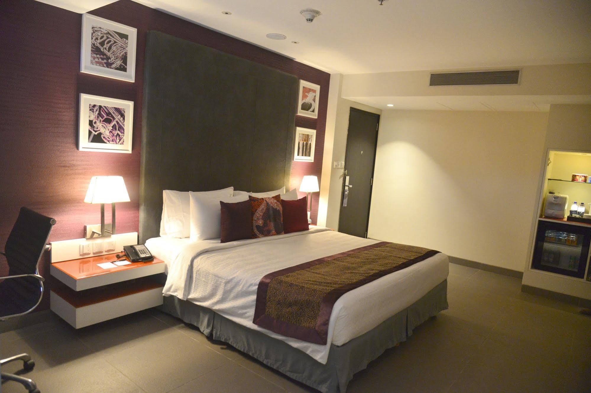 Hard Rock Hotel Goa Calangute Luaran gambar A room at the hotel